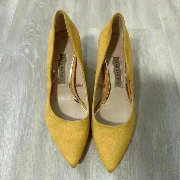 5. Zara Pointed-Toe Suede Block Heel Pumps in Yellow s 36 - Picture 3 of 12